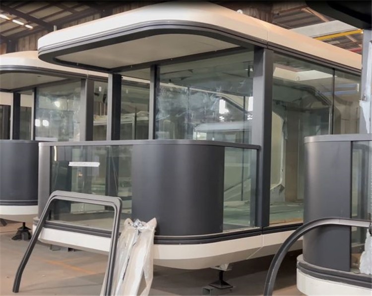 Mobile Space Cube Capsule House 40 ft Home 6