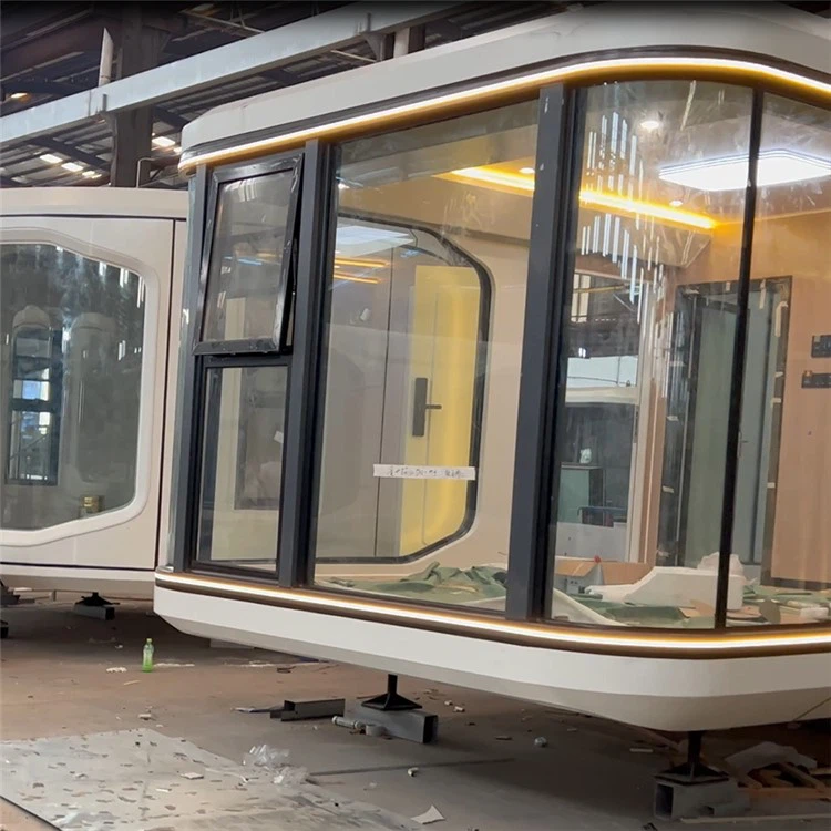 prefabricated space capsule container homes hotel 3